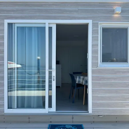 Πλωτό κατάλυμα Floating House Barbana Reachable Only By Boat