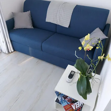 Floating House Barbana Reachable Only By Boat 보트호텔 그라도
